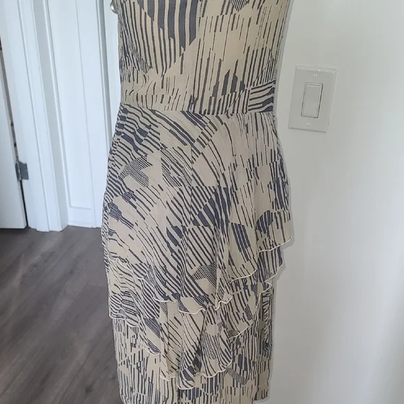 Chic Beige and Blue Strappy Mini Dress - Picture 4 of 6